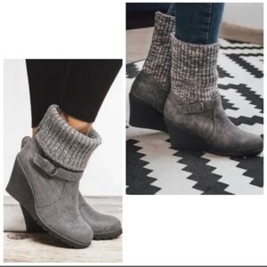 NWT Women's MUK LUKS Georgia Fashion Boots
Grey Suede Knit sz 10